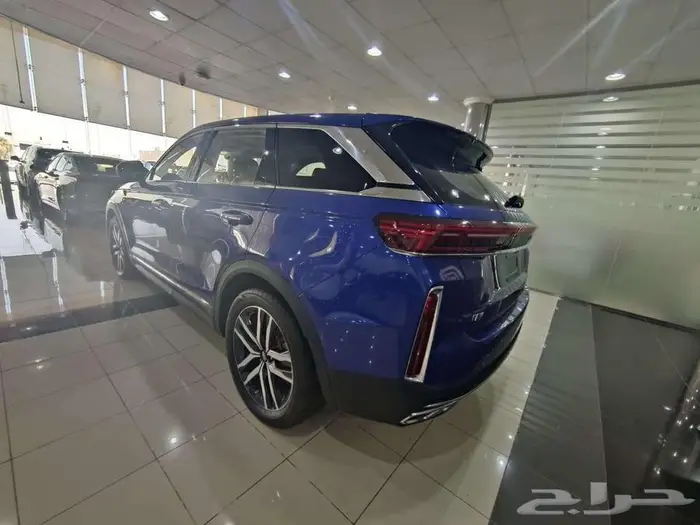 بيستون t99 2023 ليموزين اسود وازرق 4