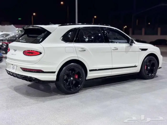 بنتلي بنتايجا S موديل 2022 3