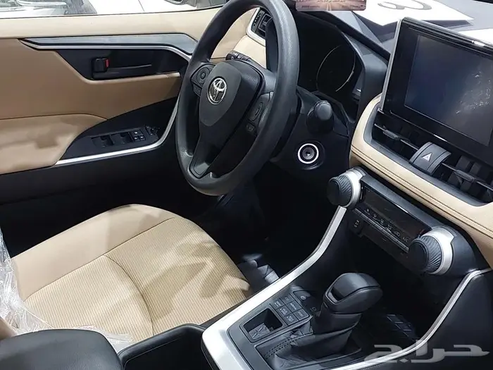 تويوتا راف فور LE دفع رباعي بنزين 2025 10