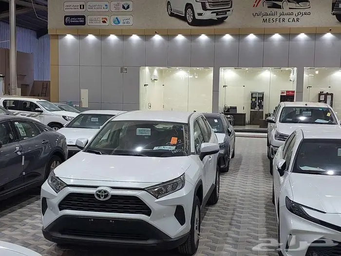 تويوتا راف فور LE دفع رباعي بنزين 2025 3