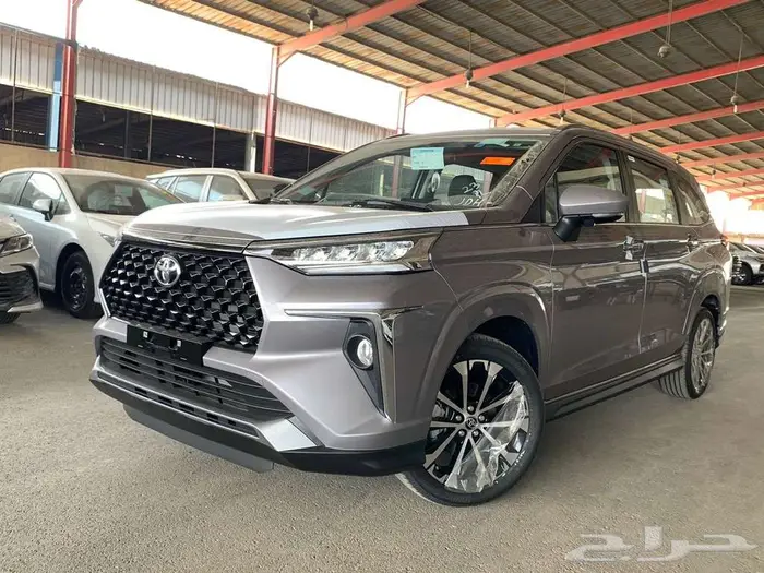 تويوتا -فيلوز -2025-GLX 0