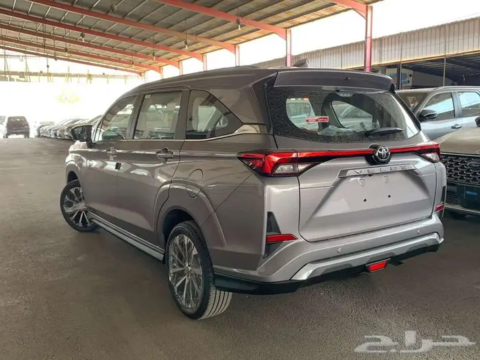تويوتا -فيلوز -2025-GLX 7