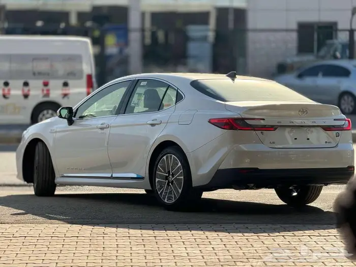 تويتا كامري LE هايبرد موديل 2025 لدى ابن ذياب 4