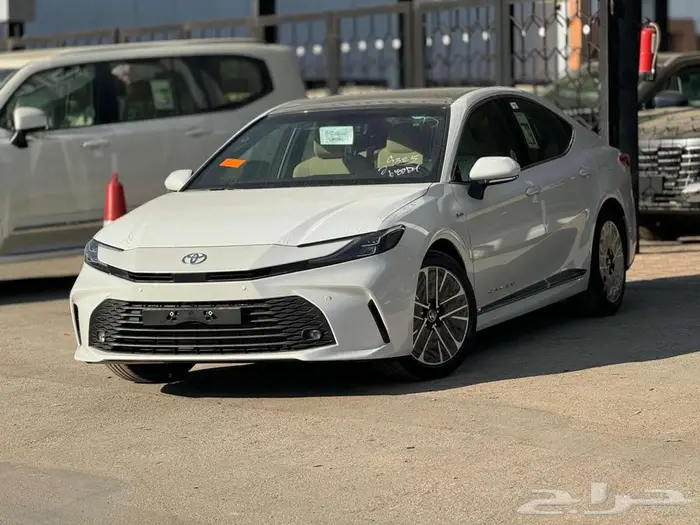 تويتا كامري LE هايبرد موديل 2025 لدى ابن ذياب 0