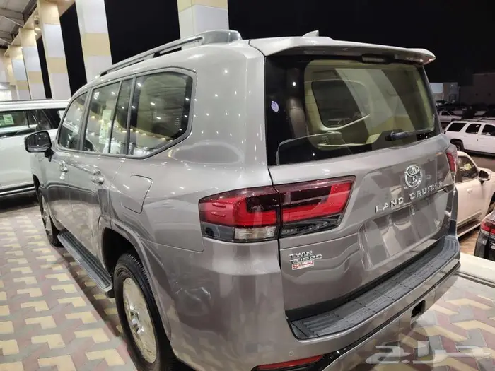 لاندكروزر GXRL2 الموديل2025 1