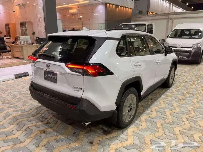 تويوتا راف فور XLE بنزين 2025 كاش واجار منتهي بتمليك 13