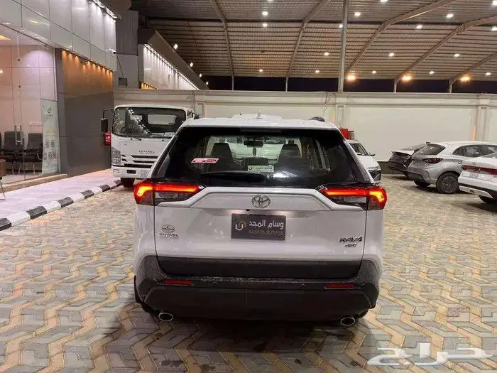 تويوتا راف فور XLE بنزين 2025 كاش واجار منتهي بتمليك 15