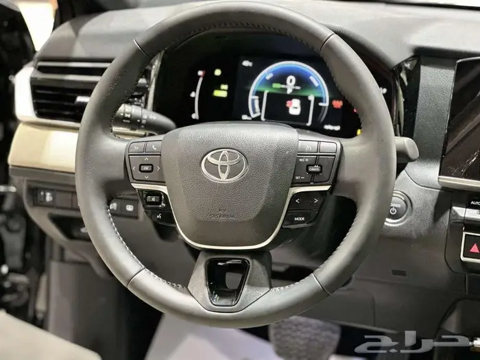 تويوتا كامري LE هايبرد 2025 11