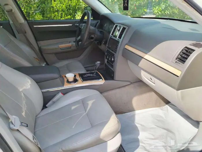 كرايزلر موديل 2008 فل كامل فتحه سقف 6 سلندر مثبت سرعة 5