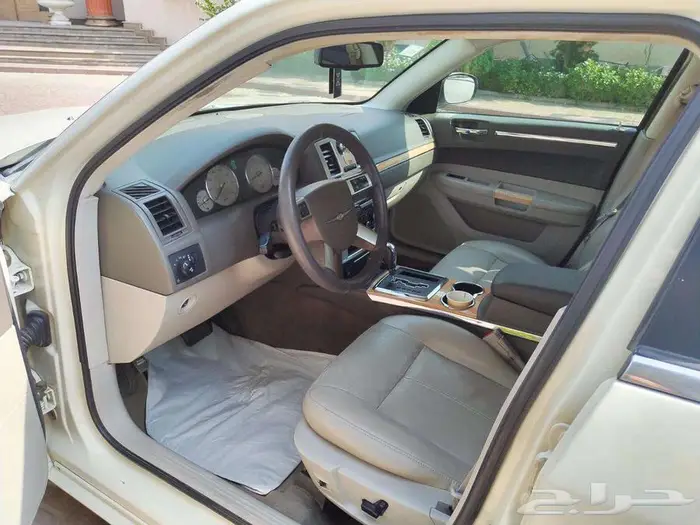 كرايزلر موديل 2008 فل كامل فتحه سقف 6 سلندر مثبت سرعة 6