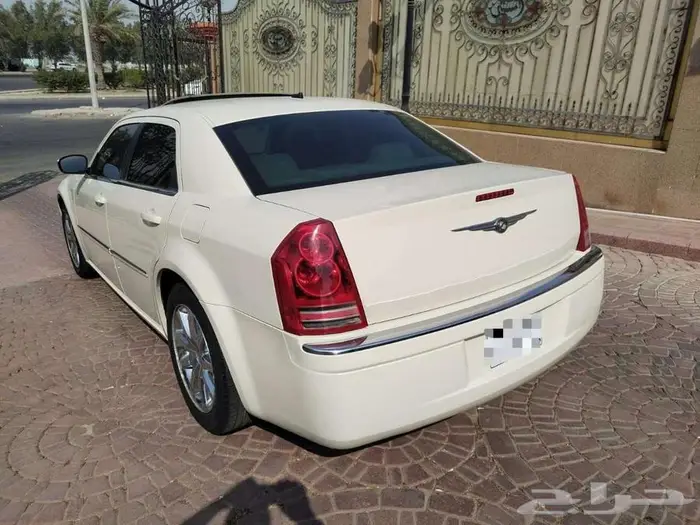 كرايزلر موديل 2008 فل كامل فتحه سقف 6 سلندر مثبت سرعة 3
