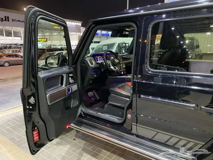 مرسيدس G63 موديل 2019 اسود ماشيه 150الف كم 30