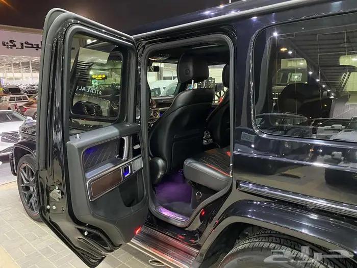 مرسيدس G63 موديل 2019 اسود ماشيه 150الف كم 38