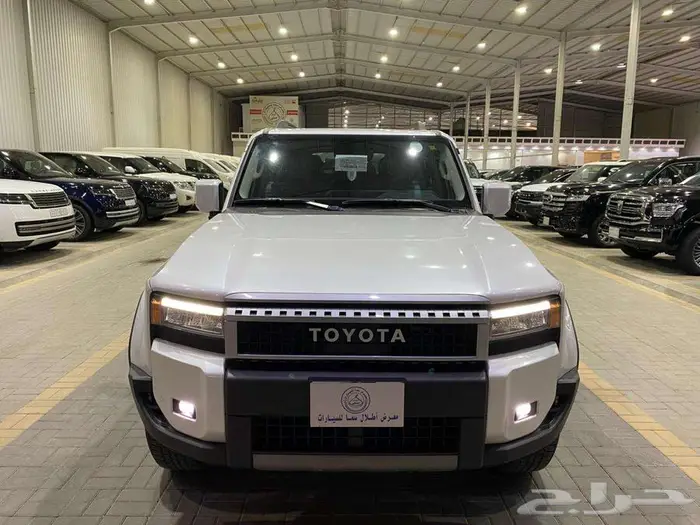 تويوتا برادو TXL2 موديل 2025 ابيض بنزين سعودي ماشيه 27000كم 0