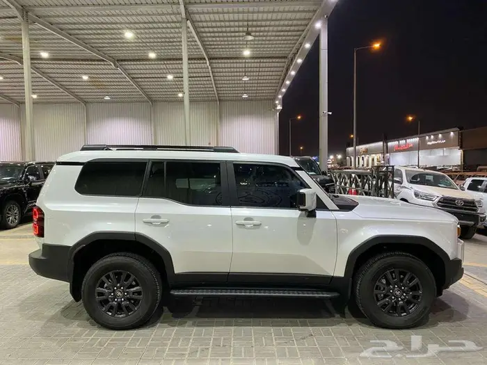 تويوتا برادو TXL2 موديل 2025 ابيض بنزين سعودي ماشيه 27000كم 12