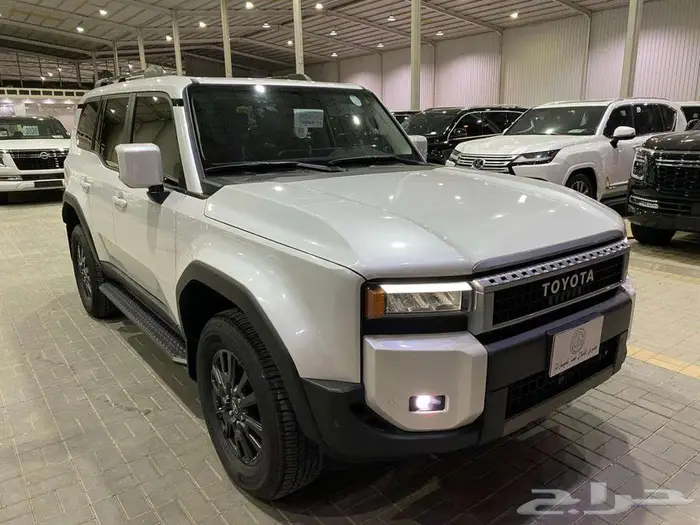 تويوتا برادو TXL2 موديل 2025 ابيض بنزين سعودي ماشيه 27000كم 34