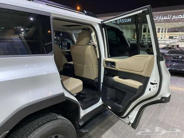 تويوتا برادو TXL2 موديل 2025 ابيض بنزين سعودي ماشيه 27000كم 39