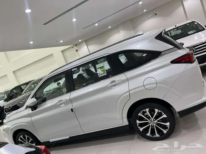 تويوتا فيلوز GLX 2025 اقل الاسعار كاش واقساط 6