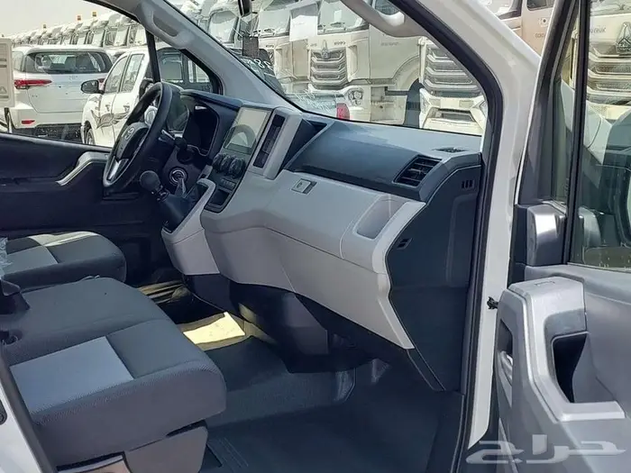 تويوتا هايس فان بضاعة ديزل سقف مرتفع جير عادى موديل 2025 4