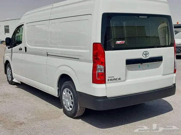 تويوتا هايس فان بضاعة ديزل سقف مرتفع جير عادى موديل 2025 1