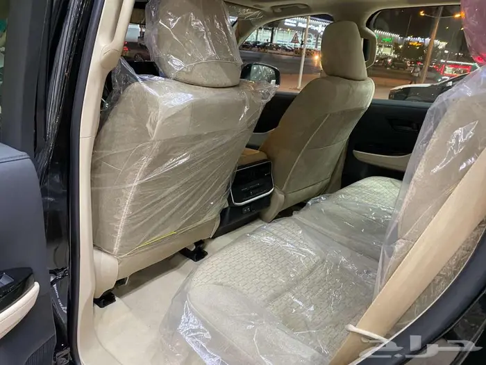 تويوتا لاندكروزر 2025-L3 بنزين. ( اسود ) 13