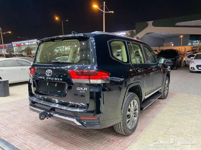 تويوتا لاندكروزر 2025-L3 بنزين. ( اسود ) 5