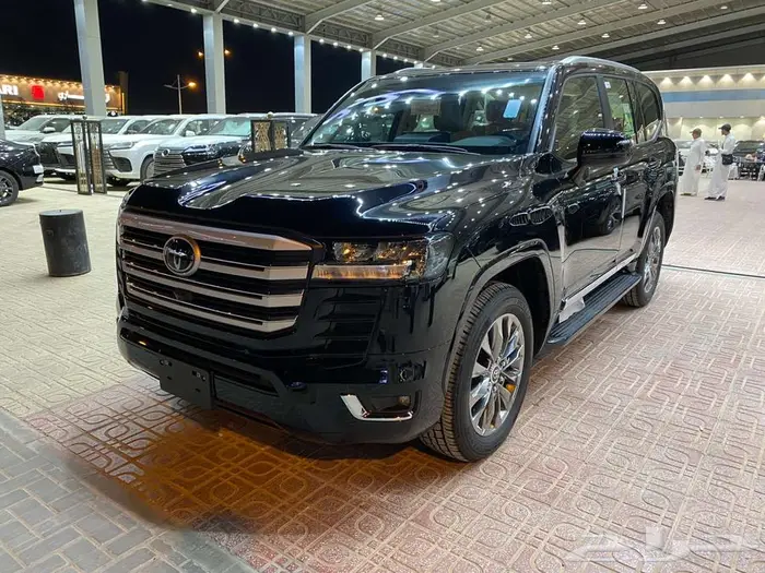 تويوتا لاندكروزر 2025-L3 بنزين. ( اسود ) 1