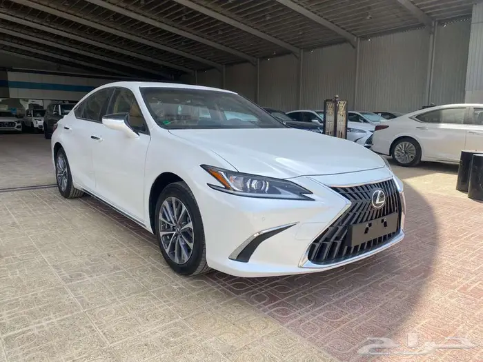 لكزس ES250 2025 استاندر الساير كويتي 2