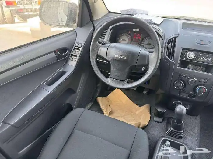 ايسوزو ديماكس غمارتين ستاندر زجاج كهربا 2025 11