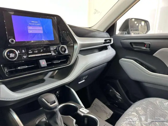 تويوتا هايلاندر LE دفع امامي 2025 10