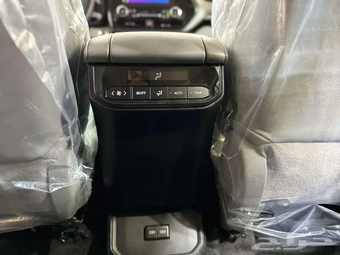 تويوتا هايلاندر LE دفع امامي 2025 11