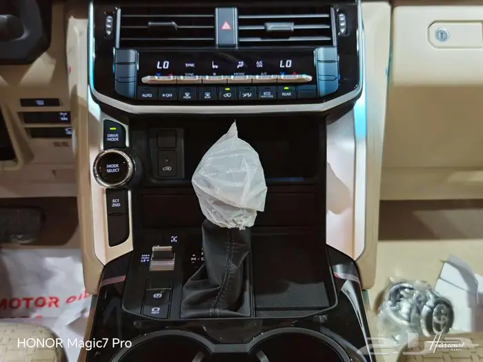 تويوتا لاندكروزر GXR. L2بنزين موديل 2025 13