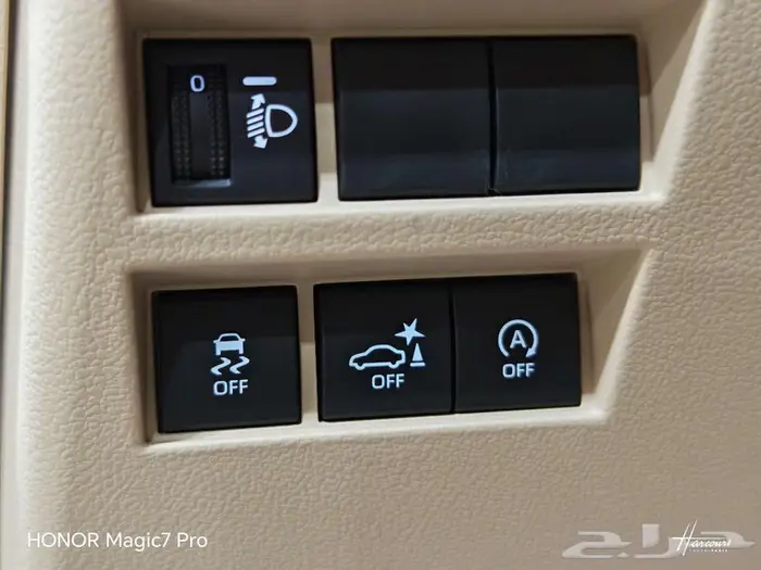 تويوتا لاندكروزر GXR. L2بنزين موديل 2025 14