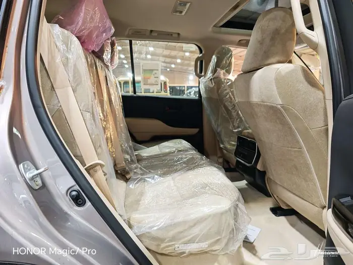 تويوتا لاندكروزر GXR. L2بنزين موديل 2025 19