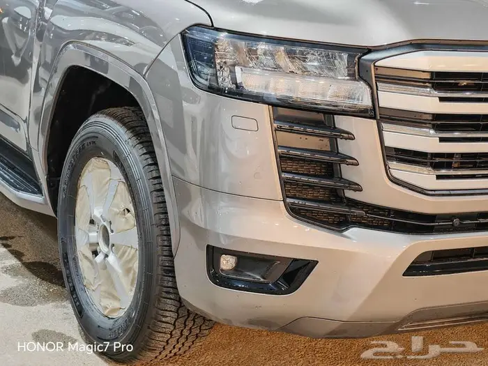 تويوتا لاندكروزر GXR. L2بنزين موديل 2025 22