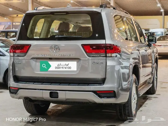 تويوتا لاندكروزر GXR. L2بنزين موديل 2025 33