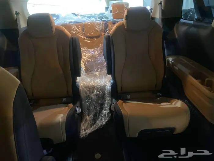 كيا كرنفال 2023 بنزين مستورد مخزن عداد 24 الف 6 سلندر 8