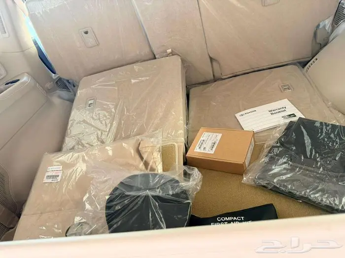 تويوتا لاندكروزر VXR دبل 7