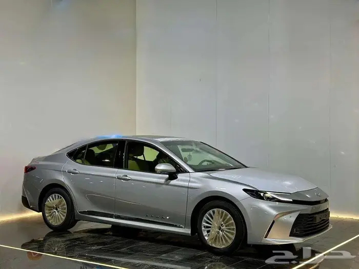 تويوتا كامري LE بنزين 2025 0