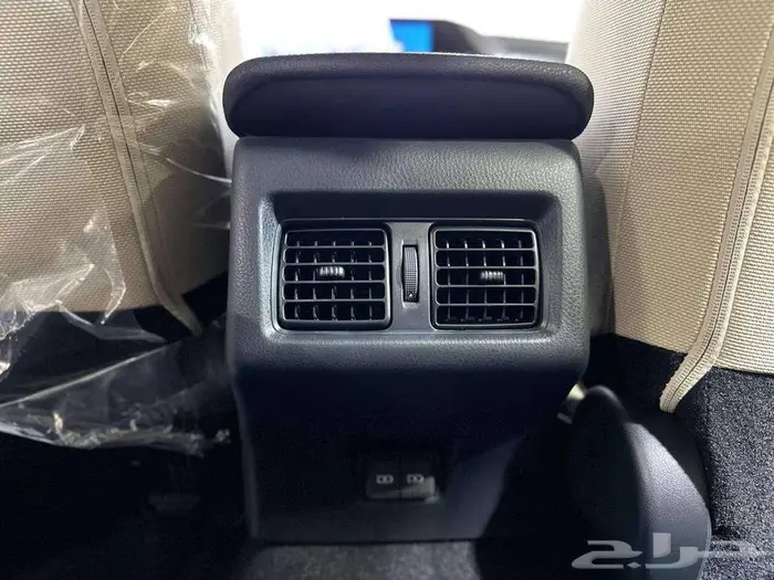 تويوتا كامري LE بنزين 2025 11