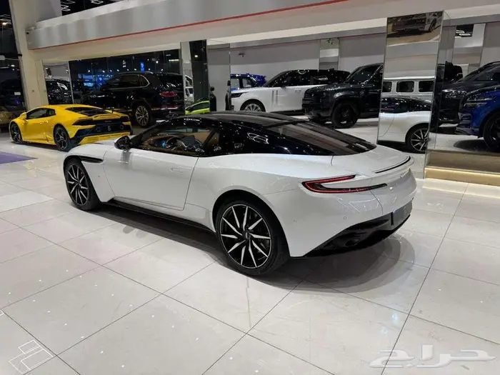 استون مارتن DB11 موديل 2018 4