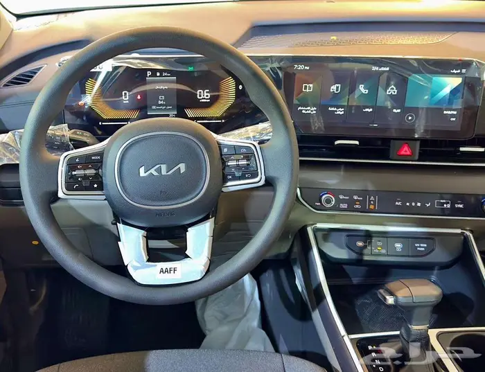 كيا كارنفال GL 2025 رفاهية مطلقة وأداء مميز 8