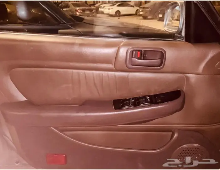 للبيع نيسان لوريل 4