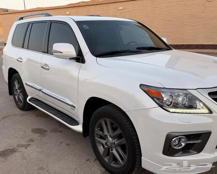 جيب لكزس 2015 نظيف ممشى قليل 12