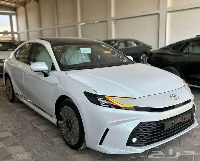 تويوتا كامري LE هايبرد 2025 اصفار 1