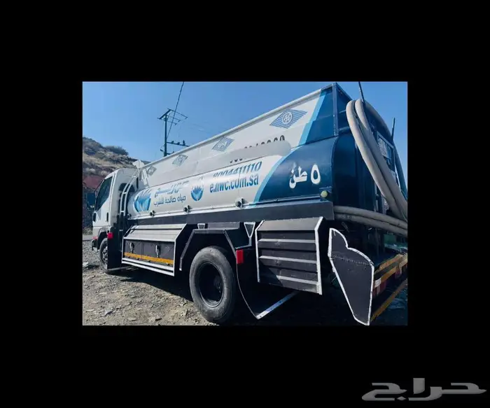 للبيع وايت 5 طن متسوبيشي موديل 2002 2