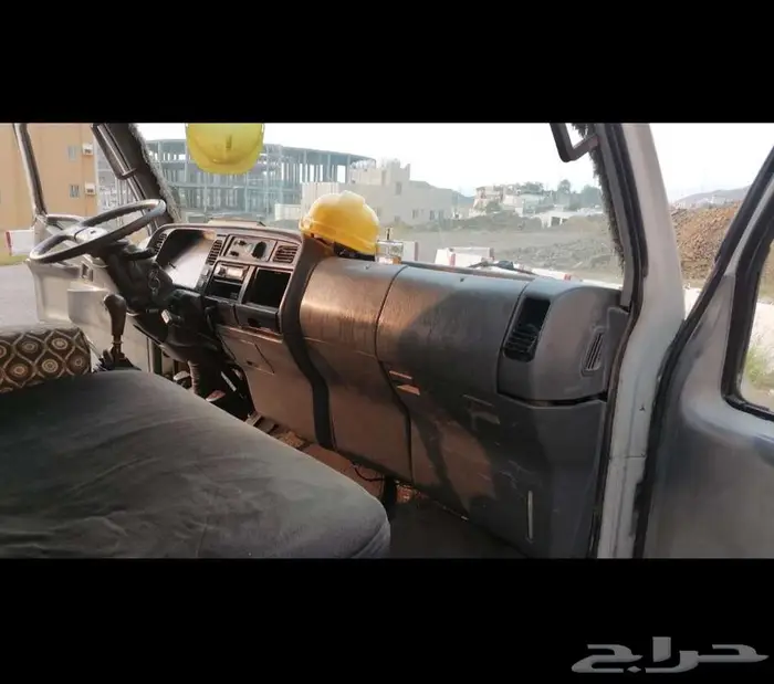 للبيع وايت 5 طن متسوبيشي موديل 2002 9