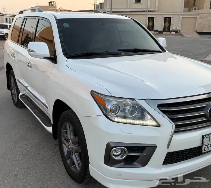 جيب لكزس 2015 نظيف ممشى قليل 8