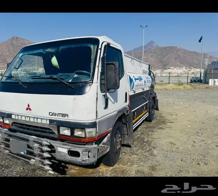 للبيع وايت 5 طن متسوبيشي موديل 2002 1