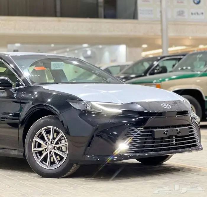 تويوتا كامري E موديل 2025 1